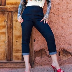 Laura Byrnes Denim Capris